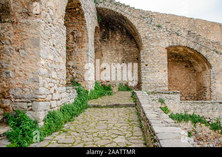 La cour intérieure du château de Palamidi dans la ville de Nafplion, en Grèce. Banque D'Images