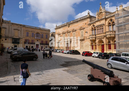 St Paul's Square (Pjazza San Pawl) dans la ville de Mdina à Malte Banque D'Images