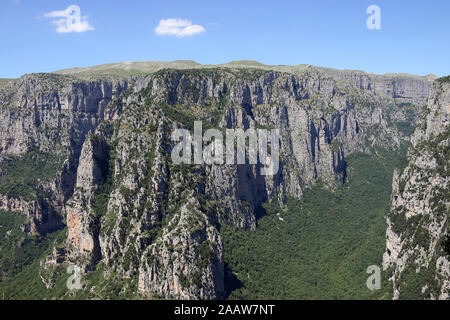 Gorge de Vikos paysage en Épire Grèce Zagoria Banque D'Images