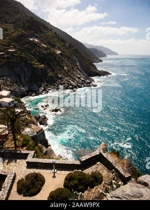 Manarola à la mer Méditerranée, la Ligurie, les Cinque Terre, Italie Banque D'Images