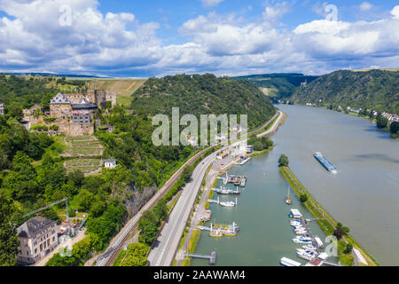 Vue aérienne du château de Rheinfels sur mountain par Rhin, Allemagne Banque D'Images