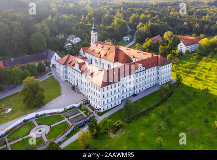 Allemagne, Bavière, Isartal, vue aérienne de l'abbaye de Schftlarn Banque D'Images