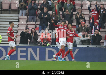 Middlesbrough, Royaume-Uni. 24 novembre 2019. Marcus Tavernier de Middlesbrough célèbre avec Ashley Fletcher après avoir marqué leur premier but lors du match de championnat Sky Bet entre Middlesbrough et Hull City au stade Riverside, Middlesbrough le dimanche 24 novembre 2019. Banque D'Images