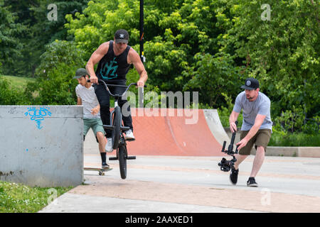 Tournage BMX tricks dans le Paine's Park, à Philadelphie Banque D'Images