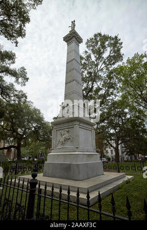 Général Casimir Pulaski monument à Monterey square savannah georgia usa Banque D'Images