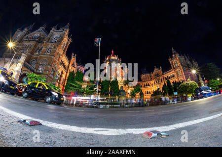 Mumbai Maharashtra Inde 6 Septembre 2019 La Gare Chhatrapati Shivaji Terminus Victoria anciennement à Mumbai Vue de nuit en Inde est un monde de l'UNESCO Banque D'Images