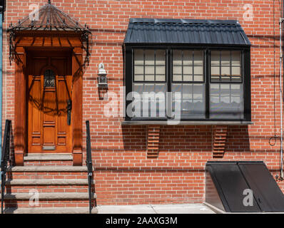 Une façade d'une maison dans le sud de 9e st de Philadelphie. Banque D'Images