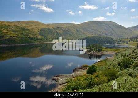 Extrémité sud de Haweswater en été, Cumbria Banque D'Images