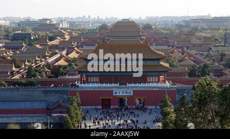 Donnant sur la Cité Interdite de Parc Jingshan Banque D'Images