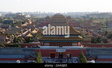 Donnant sur la Cité Interdite de Parc Jingshan Banque D'Images