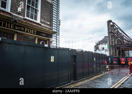 Réaménagement du Victorian magasins et entrepôts à côté du poète de l'eau public house à Norton Folgate sur Bishopsgate à Spitalfields, Londres, UK Banque D'Images