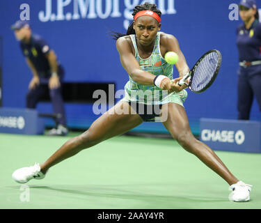 La joueuse de tennis américaine Cori Gauff(USA) jouant sauvé, tourné pendant le tournoi de tennis de l'US Open 2019, New York City, New York State, USA Banque D'Images