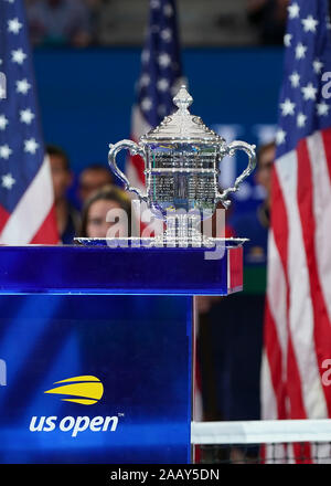 Close up of trophée pour dames au 2019 US Open de tennis, New York City, New York State, USA Banque D'Images