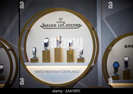 L'affichage de la fenêtre de montres suisse dans leur succursale de la rue Regent à Londres Banque D'Images