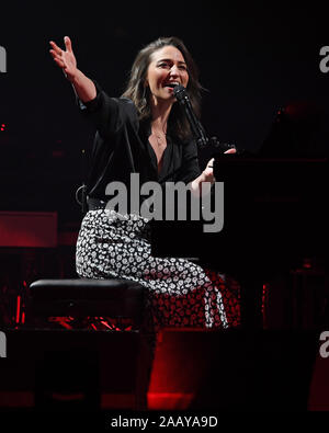 Sunrise FL, USA. 23 Nov, 2019. Sara Bareilles en prestation au BB&T Center le 23 novembre 2019 à Sunrise, en Floride. Credit : Mpi04/media/Alamy Punch Live News Banque D'Images