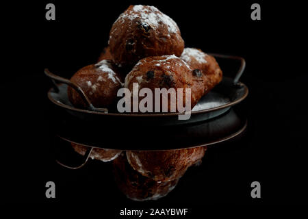 Dutch oliebollen dougnut ou avec des boules de sucre pour le Nouvel An Banque D'Images