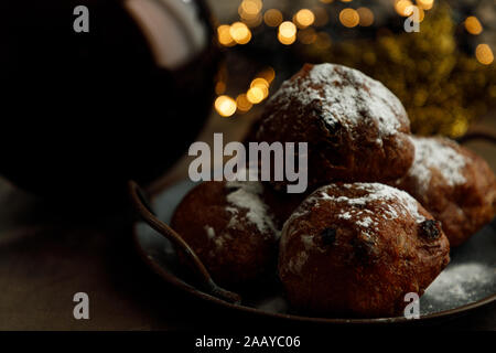 Dutch oliebollen dougnut ou avec des boules de sucre pour le Nouvel An Banque D'Images