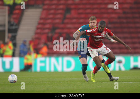 Middlesbrough, Royaume-Uni. 24 novembre 2019. Jordy de Wijs de Hull City en action avec l'Dijksteel Middlesbrough Anfernee pendant le ciel parier match de championnat entre Middlesbrough et Hull City au stade Riverside, Middlesbrough le dimanche 24 novembre 2019. Banque D'Images