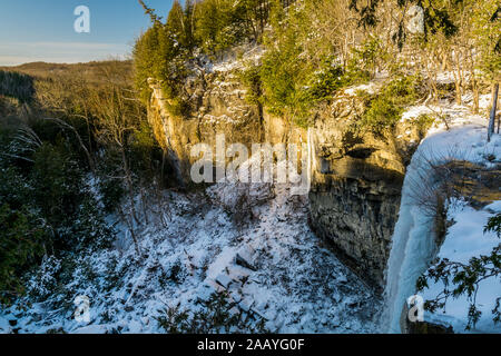 Aire de conservation des Saubles gris Escarpement du Niagara Péninsule-Bruce Owen Sound Ontario Canada en hiver Banque D'Images