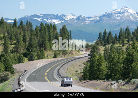 En route vers la montagne de fraises sur l'autoroute 20 dans la région de Grant County, Oregon. Banque D'Images