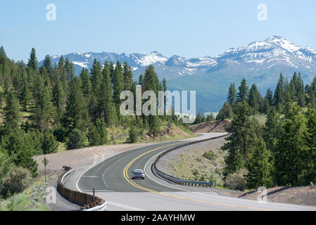 En route vers la montagne de fraises sur l'autoroute 20 dans la région de Grant County, Oregon. Banque D'Images