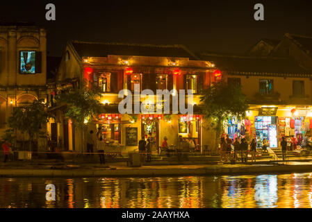 Soir sur le quai de la vieille ville. Hoi An, Vietnam Banque D'Images