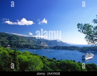 Rade de Villefranche sur Mer pour les navires de croisière Banque D'Images