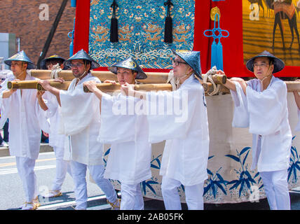 Participants à Gion Matsuri à Kyoto, Japon Banque D'Images