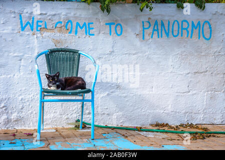 Côtières traditionnelles village de Panormo, Rethymnon, Crète, Grèce. Banque D'Images