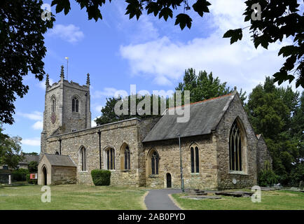 10 juillet 2018. Eglise de Saint Mary, Kippax, Leeds, Royaume-Uni. Construit en pierre par les Normands du début du xie siècle, situé dans son propre terrain, entouré par Banque D'Images