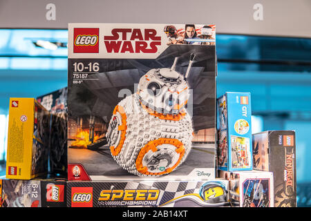 Lego Star Wars BB-8, le dernier Jedi, BB8, Disney, pour les enfants âgés de 10 à 16, 75187, fort sur la boutique pour la vente d'affichage Banque D'Images