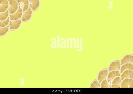 Motif fruits citron sur fond jaune Banque D'Images