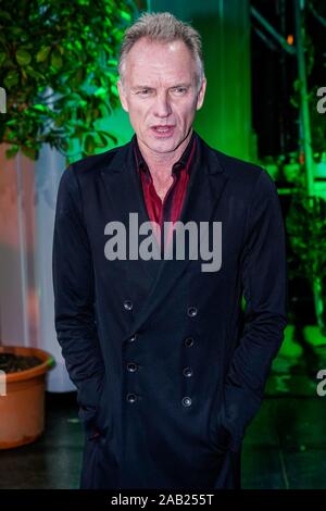 Berlin, Deutschland. 22 Nov, 2019. 22.11.2019, Sting (Gordon Matthew Thomas Sumner), qui ont reçu l'IMA pour le travail de sa vie dans la catégorie 'Hero', sur le tapis rouge à l'International Music Award 2019 (IMA) dans le Verti Music Hall à Berlin. Ce nouveau prix de musique allemand, lancé par Axel Springer Mediahouse et présenté par le ROLLING STONE, sera présentée pour la première fois en huit catégories à Berlin et sur la liste des invités il y a beaucoup de lois nationales et internationales haut. Utilisation dans le monde entier | Credit : dpa/Alamy Live News Banque D'Images