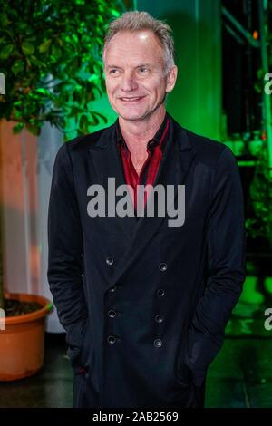 Berlin, Deutschland. 22 Nov, 2019. 22.11.2019, Sting (Gordon Matthew Thomas Sumner), qui ont reçu l'IMA pour le travail de sa vie dans la catégorie 'Hero', sur le tapis rouge à l'International Music Award 2019 (IMA) dans le Verti Music Hall à Berlin. Ce nouveau prix de musique allemand, lancé par Axel Springer Mediahouse et présenté par le ROLLING STONE, sera présentée pour la première fois en huit catégories à Berlin et sur la liste des invités il y a beaucoup de lois nationales et internationales haut. Utilisation dans le monde entier | Credit : dpa/Alamy Live News Banque D'Images