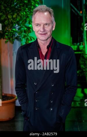 Berlin, Deutschland. 22 Nov, 2019. 22.11.2019, Sting (Gordon Matthew Thomas Sumner), qui ont reçu l'IMA pour le travail de sa vie dans la catégorie 'Hero', sur le tapis rouge à l'International Music Award 2019 (IMA) dans le Verti Music Hall à Berlin. Ce nouveau prix de musique allemand, lancé par Axel Springer Mediahouse et présenté par le ROLLING STONE, sera présentée pour la première fois en huit catégories à Berlin et sur la liste des invités il y a beaucoup de lois nationales et internationales haut. Utilisation dans le monde entier | Credit : dpa/Alamy Live News Banque D'Images