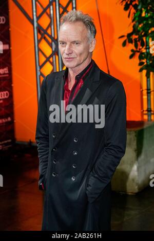 Berlin, Deutschland. 22 Nov, 2019. 22.11.2019, Sting (Gordon Matthew Thomas Sumner), qui ont reçu l'IMA pour le travail de sa vie dans la catégorie 'Hero', sur le tapis rouge à l'International Music Award 2019 (IMA) dans le Verti Music Hall à Berlin. Ce nouveau prix de musique allemand, lancé par Axel Springer Mediahouse et présenté par le ROLLING STONE, sera présentée pour la première fois en huit catégories à Berlin et sur la liste des invités il y a beaucoup de lois nationales et internationales haut. Utilisation dans le monde entier | Credit : dpa/Alamy Live News Banque D'Images