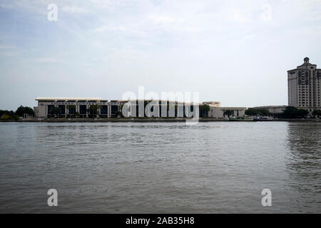 Savannah convention center en face de la rivière de savannah georgia usa Banque D'Images