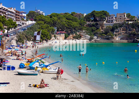 Plage de baignade à Porto Christo, Manacor, Majorque, îles Baléares, Espagne Banque D'Images