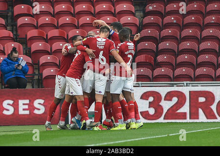 24 novembre 2019, Stade Riverside, Middlesbrough, Angleterre ; Sky Bet Championship, Middlesbrough v Hull City : Ashley Fletcher (11) de Middlesbrough célèbre avec ses coéquipiers après avoir marqué Crédit : Iam brûler/News Images Banque D'Images