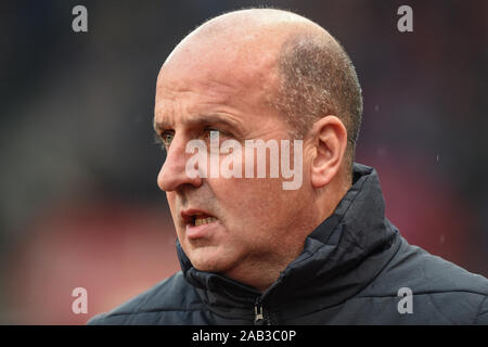 23 novembre 2019, Bet365 Stadium, Stoke-on-Trent, Angleterre ; Sky Bet Championship, Stoke City v Wigan Athletic : Paul Cook manager de Wigan Athletic avant le Crédit : Richard Long/News Images Banque D'Images