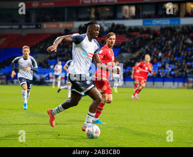 16 novembre 2019, stade de l'Université de Bolton, Bolton, Angleterre ; Sky Bet League 1, Bolton Wanderers v MK Dons : Josh Emmanuel (2) de Bolton Wanderers s'exécute avec la balle Crédit : Conor Molloy/News Images Banque D'Images
