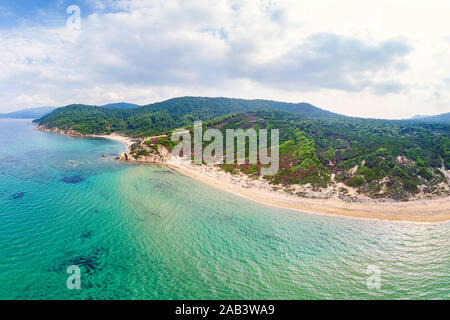 Les plages Elias et Agistros de l'île de Skiathos, Grèce vue de drone Banque D'Images