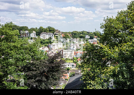 Wohnhäuser in ruhiger im Treppenviertel Blankenese Hambourg am Süllberg dans |Maisons dans la région pittoresque sur l'escalier district at the met en B Banque D'Images