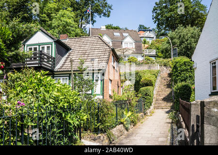 Wohnhäuser in ruhiger im Treppenviertel Blankenese Hambourg am Süllberg dans |Maisons dans la région pittoresque sur l'escalier district at the met en B Banque D'Images