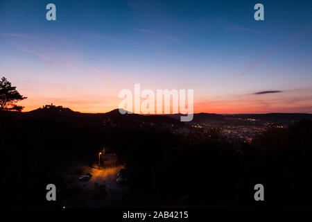 Vue de la Wartburg en soirée, sur la ville d'Eisenach Banque D'Images