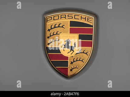 Logo Porsche 911 Transporteur Banque D'Images