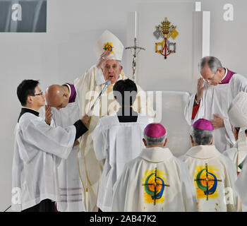 Tokyo, Japon. 25Th Nov, 2019. Le pape François célèbre la Messe au Tokyo Dome de Tokyo, au Japon, le lundi 25 novembre 2019. Le pape François va l'Université Sophia visites et départ pour Rome le 26 mai. Photo par Keizo Mori/UPI UPI : Crédit/Alamy Live News Banque D'Images