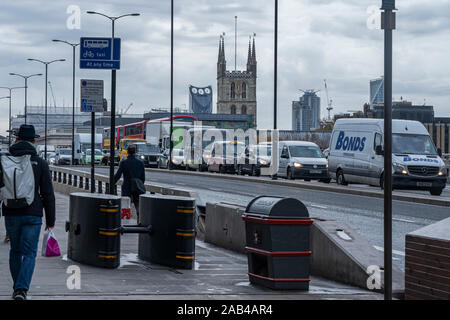 Le Pont de Londres près de scène d'attaque terroriste Banque D'Images