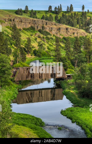 La première chose qui vient à l'esprit pour la plupart lorsqu'il s'agit de photographier la Palouse hills est l'infinie de terres agricoles plantées en cultures varous crea Banque D'Images