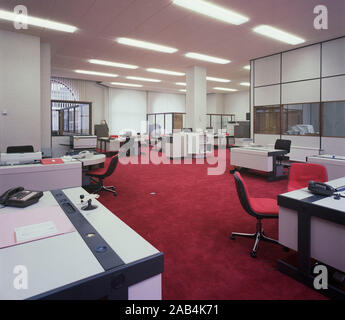 L'intérieur de la banque HSBC, en 1982, West Yorkshire, dans le Nord de l'Angleterre, Royaume-Uni Banque D'Images